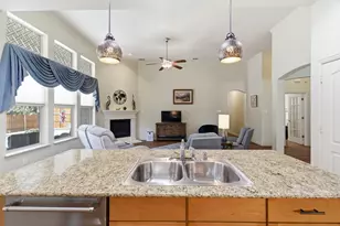 1237 Mesa Crest Dr, Fort Worth, TX 76052 - Photo 12
