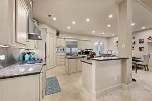 4847 Holly Tree Dr, Dallas, TX 75287 - Photo 10