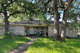 7000 Lincoln Dr, North Richland Hills, TX 76182 - Photo 1