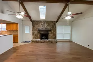 1905 Fox Hill Ct, Arlington, TX 76015 - Photo 2