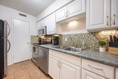 6027 E University Boulevard #215, Dallas, TX 75206 - Photo 10
