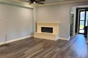 100 Titleist Ln, Granbury, TX 76049 - Photo 2