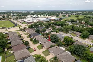 313 Texas Dr, Lake Dallas, TX 75065 - Photo 6