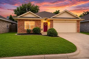 313 Texas Dr, Lake Dallas, TX 75065 - Photo 1