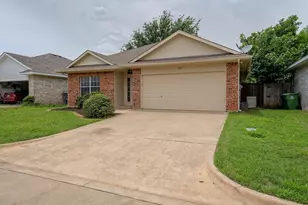 313 Texas Dr, Lake Dallas, TX 75065 - Photo 8