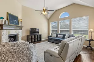 2452 Elm Valley Dr, Little Elm, TX 75068 - Photo 6