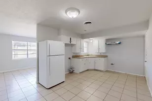220 W Union Bower Rd, Irving, TX 75061 - Photo 12