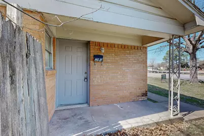 220 W Union Bower Road, Irving, TX 75061 - Photo 4