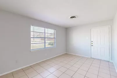 220 W Union Bower Road, Irving, TX 75061 - Photo 16