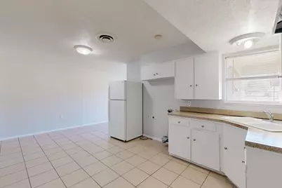 220 W Union Bower Road, Irving, TX 75061 - Photo 14