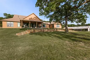 1955 Co Rd 2980, Windom, TX 75492 - Photo 2