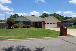 1360 NE 26th St, Paris, TX 75460 - Photo 1