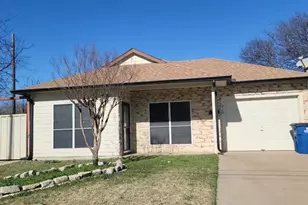 710 W Waco St, Ennis, TX 75119 - Photo 1