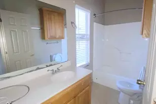 710 W Waco St, Ennis, TX 75119 - Photo 8