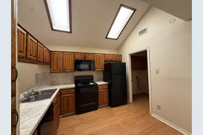 3703 Clover Hill Lane, Carrollton, TX 75007 - Photo 10