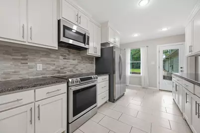 401 N Bailey Avenue, Fort Worth, TX 76107 - Photo 16