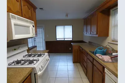 502 Moonlight Drive, Garland, TX 75040 - Photo 2