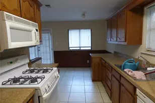 502 Moonlight Dr, Garland, TX 75040 - Photo 2