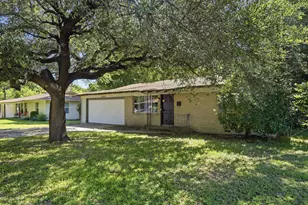 1029 Usher St, Benbrook, TX 76126 - Photo 2