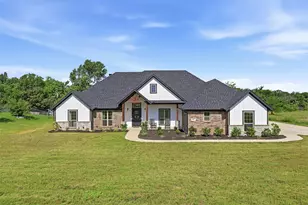 1057 Gonzollas Rd, Springtown, TX 76082 - Photo 2