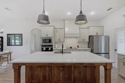 1057 Gonzollas Road, Springtown, TX 76082 - Photo 8