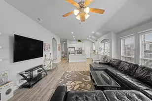 107 Valverde Ln, Alvarado, TX 76009 - Photo 4