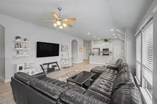 107 Valverde Ln, Alvarado, TX 76009 - Photo 8