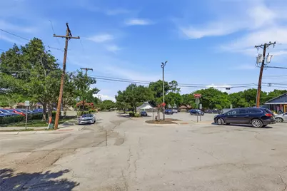 218 W Worth Street, Grapevine, TX 76051 - Photo 20