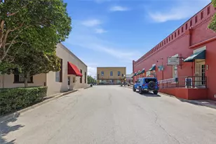 218 W Worth St, Grapevine, TX 76051 - Photo 20