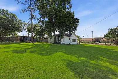 218 W Worth Street, Grapevine, TX 76051 - Photo 8