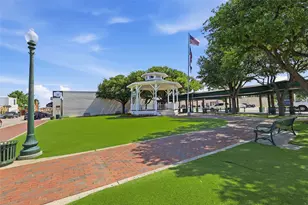 218 W Worth St, Grapevine, TX 76051 - Photo 18