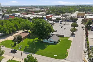 218 W Worth St, Grapevine, TX 76051 - Photo 12