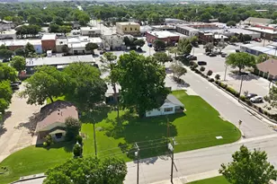 218 W Worth St, Grapevine, TX 76051 - Photo 14