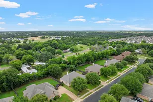 513 Kings Row, Woodway, TX 76712 - Photo 36