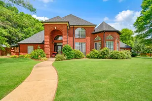 3035 Oak Creek Dr, Paris, TX 75462 - Photo 1
