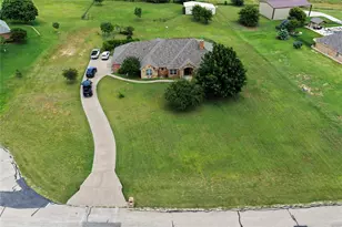 130 Aledo Grove Ct, Fort Worth, TX 76126 - Photo 2