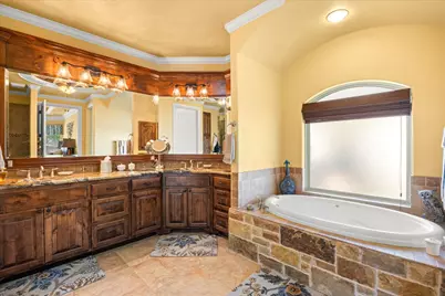 1014 Sunset Bay Court, Granbury, TX 76048 - Photo 16
