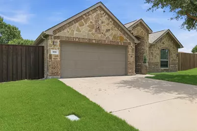 800 Silverthorne Drive, Burleson, TX 76028 - Photo 2