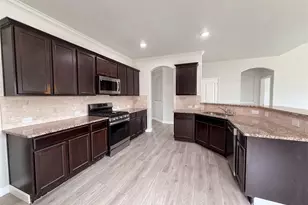 325 Pin Cushion Trail, Burleson, TX 76028 - Photo 2