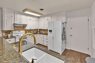 421 Bellaire Dr, Woodway, TX 76712 - Photo 12