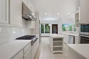 800 Mayberry Dr, McKinney, TX 75071 - Photo 12