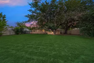 6013 Barry Dr, Watauga, TX 76148 - Photo 16