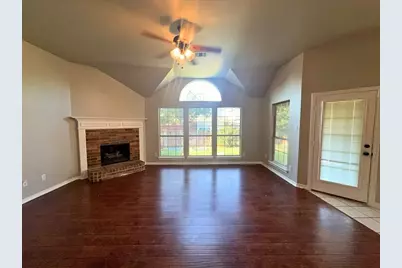 1541 Mountain Laurel Lane, DeSoto, TX 75115 - Photo 2