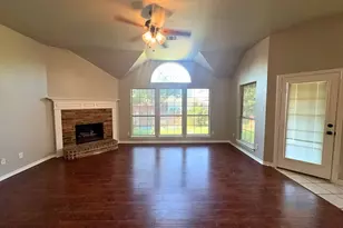 1541 Mountain Laurel Ln, DeSoto, TX 75115 - Photo 2