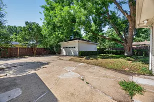 210 Murray Ln, Richardson, TX 75080 - Photo 32