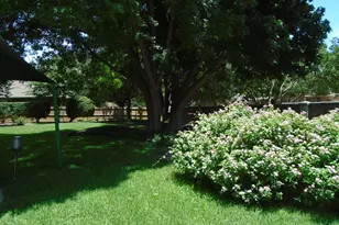 5949 River Bend Dr, Benbrook, TX 76132 - Photo 2