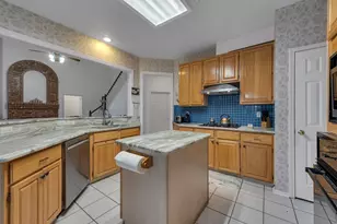 4622 Devonshire Dr, Grand Prairie, TX 75052 - Photo 4