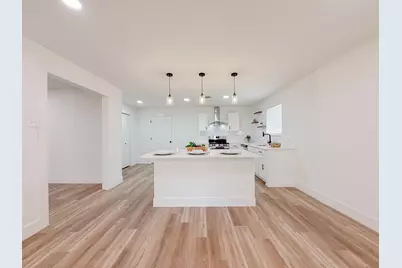 228 Hallbrook Drive, Fort Worth, TX 76134 - Photo 10