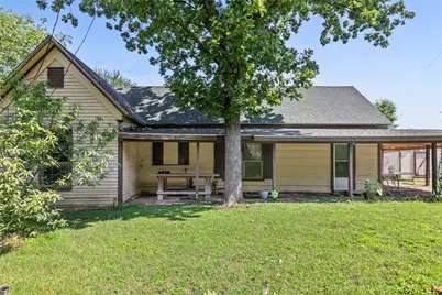 704 Cantrell Street, Waxahachie, TX 75165 - Photo 2