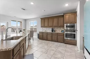 2000 Maplewood Dr, Glenn Heights, TX 75154 - Photo 6